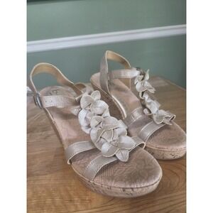 BOC Sandals Womens Born Concept Champagne Cork Wedge Sandal Flower Size 8M (8E5)